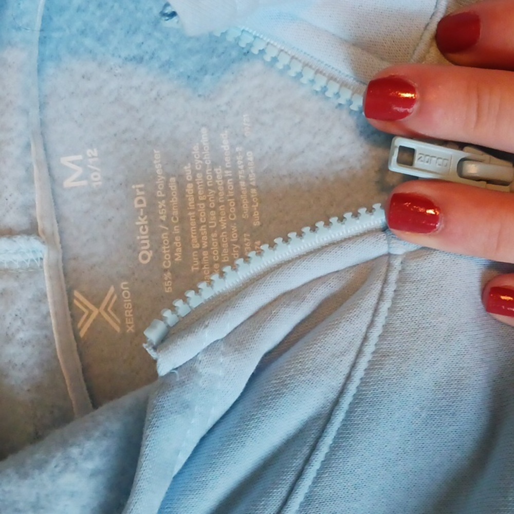 Sweatshirt.